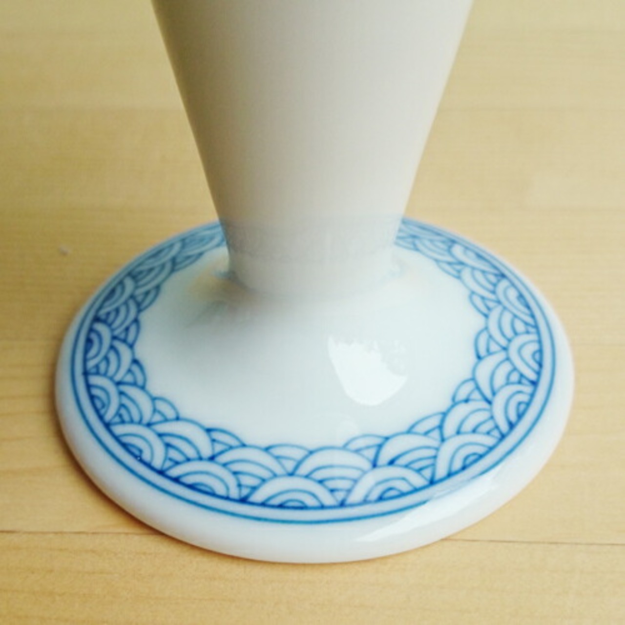 【送料無料】有田焼　波佐見焼　ビールグラス（大）水晶青海波 1-088