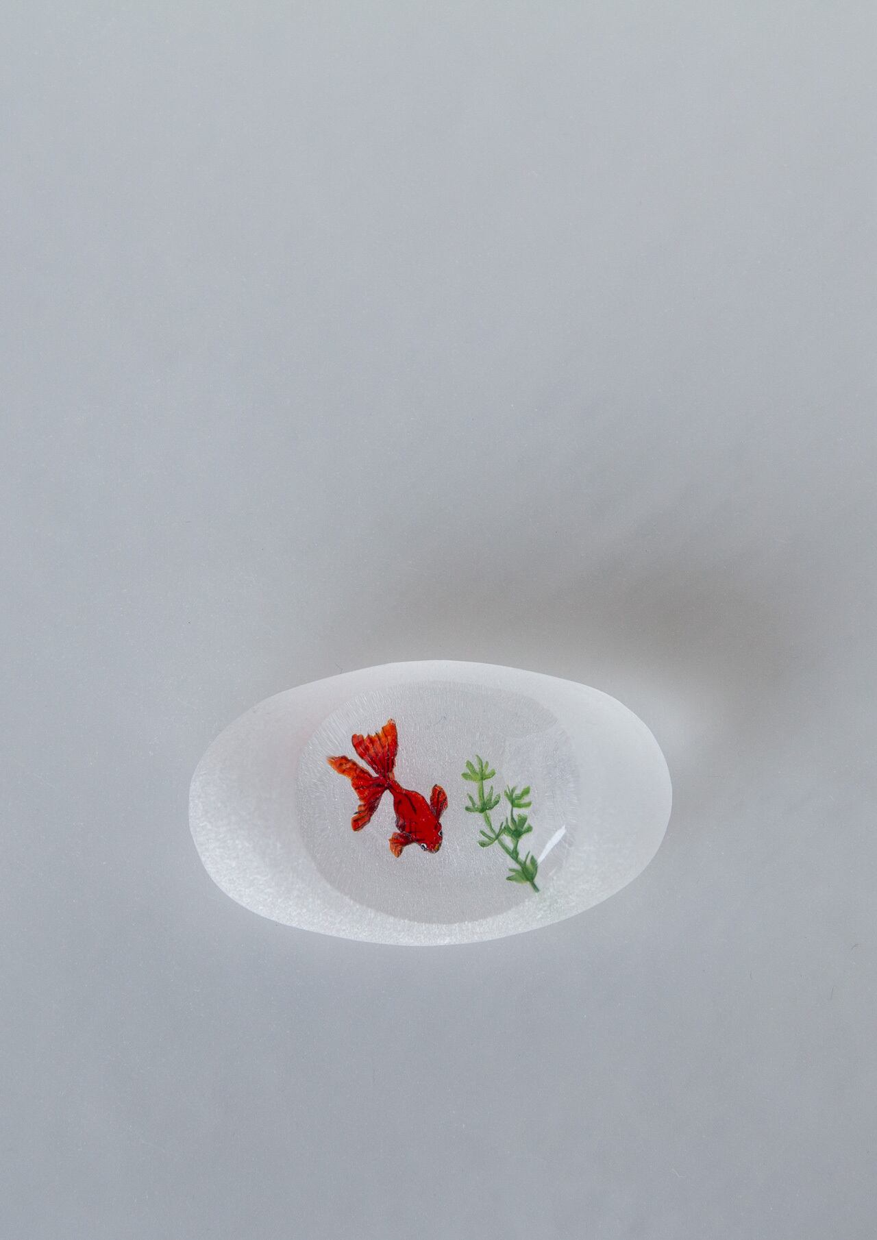 購入 久保裕子さんのガラス箸置き 久保裕子】No.31 水の箸置き（タナゴ