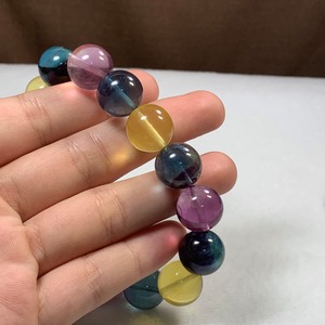 1.発色美しい大玉フローライトブレスレット