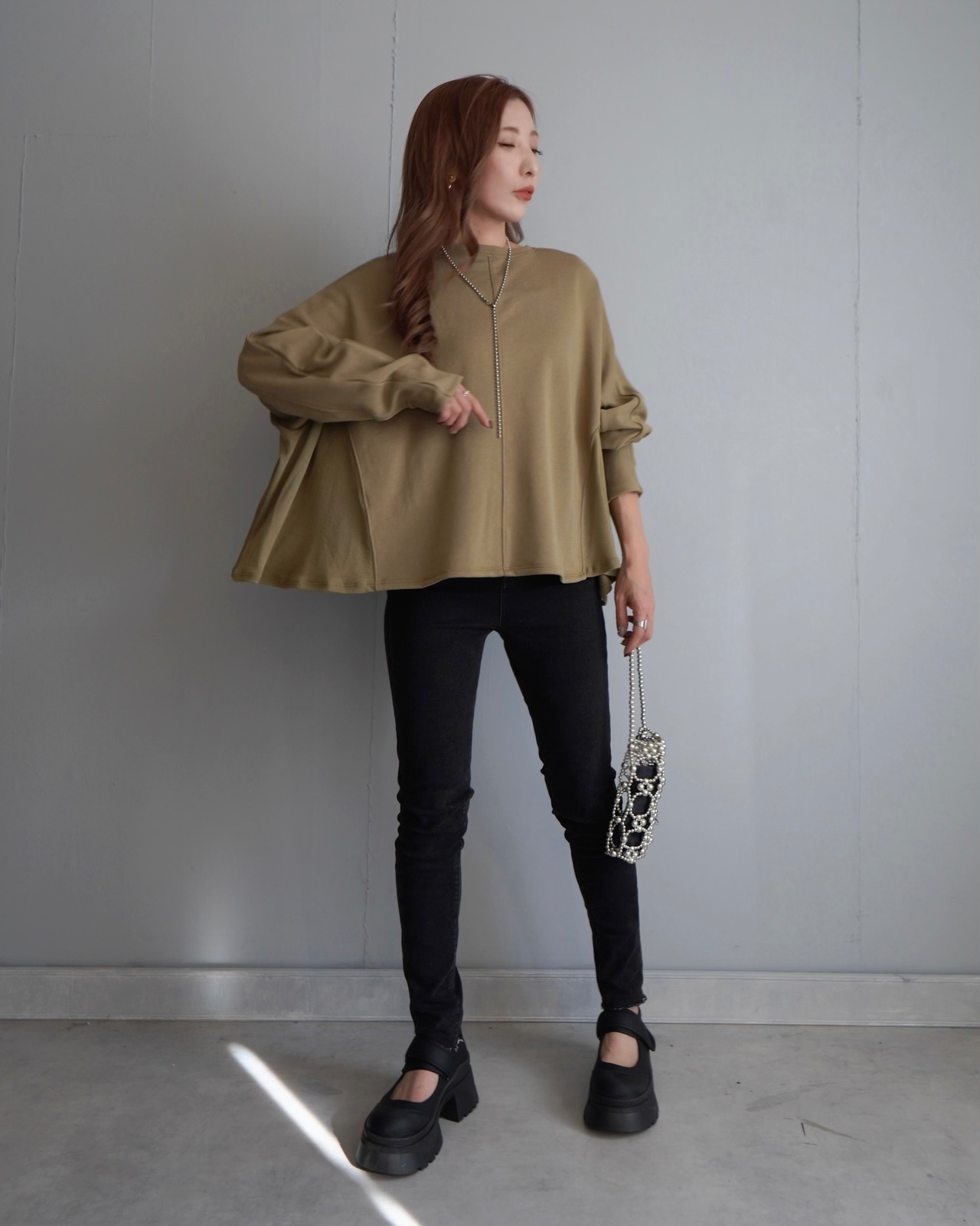 イレギュラーヘム異素材切替CS／khaki beige