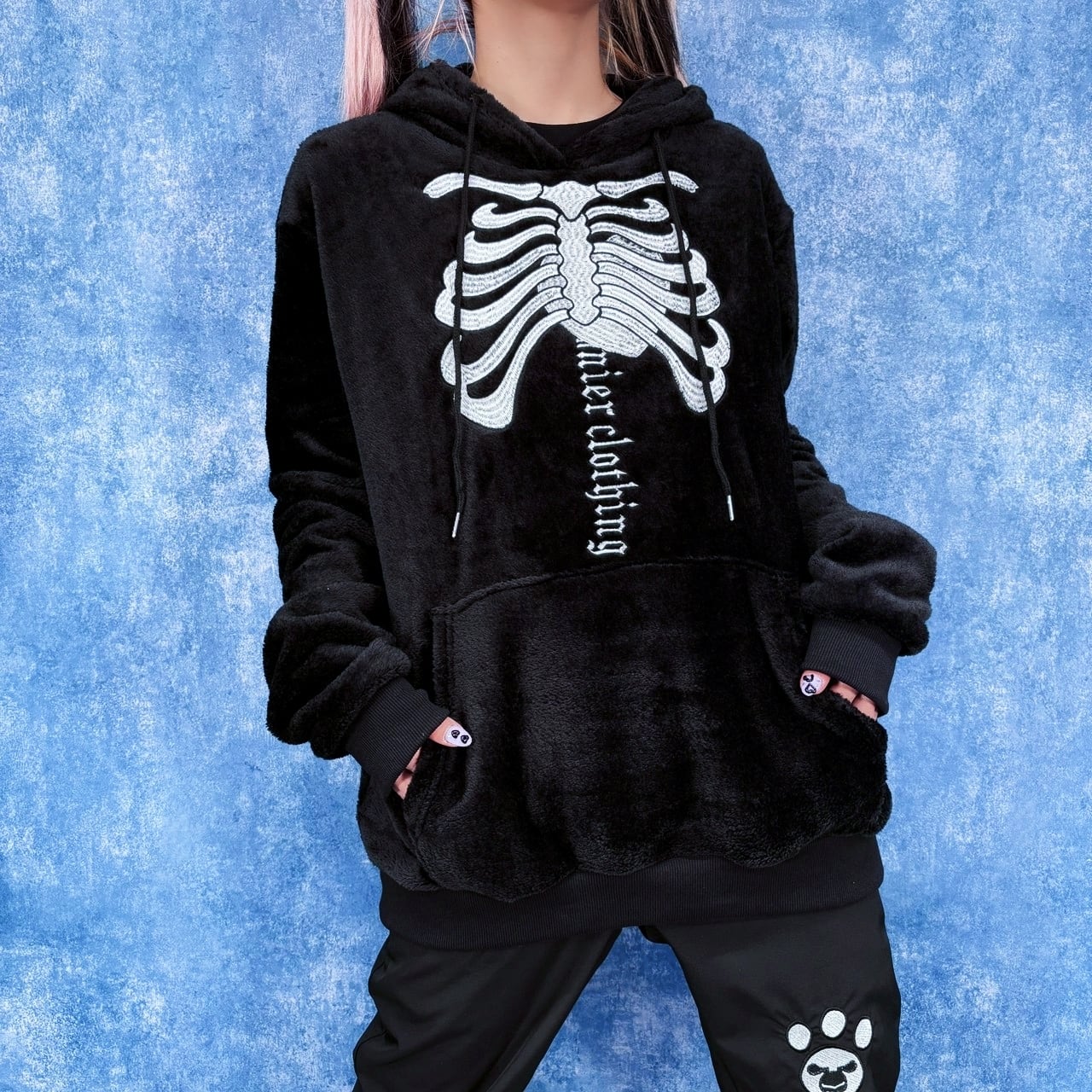 全刺繍ふわもこプルオーバーパーカー〖BONE NieR〗 | NIER CLOTHING
