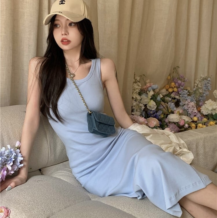 ピンクワンピース 膝丈 ひざ丈 ノースリーブ 襟なし スリム タイト