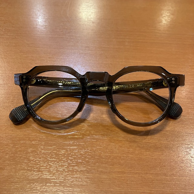 TRUE VINTAGE REVIVAL "DAIAMOND CUT OUT" EYE WEAR