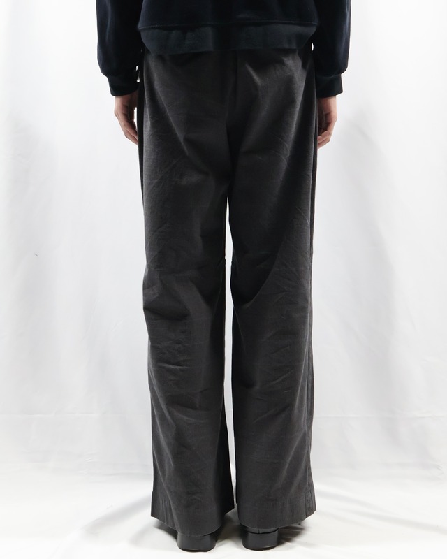 No-tuck wide straight slacks