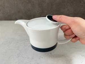 白山陶器　|　麻の糸　インディゴ　ポットS　（専用茶こし付）