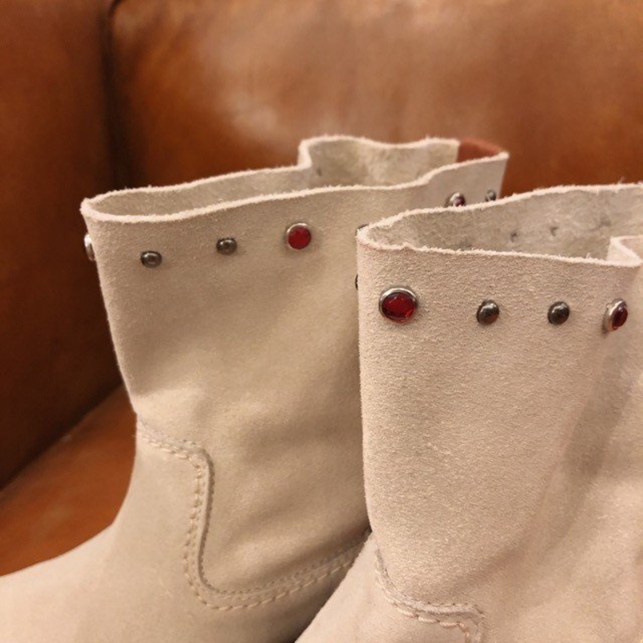 KOAH France スタッズスエードショートブーツ