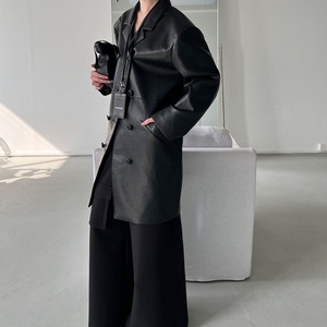 ブラックフェイクレザーミドル丈 ジャケット　LT0040054