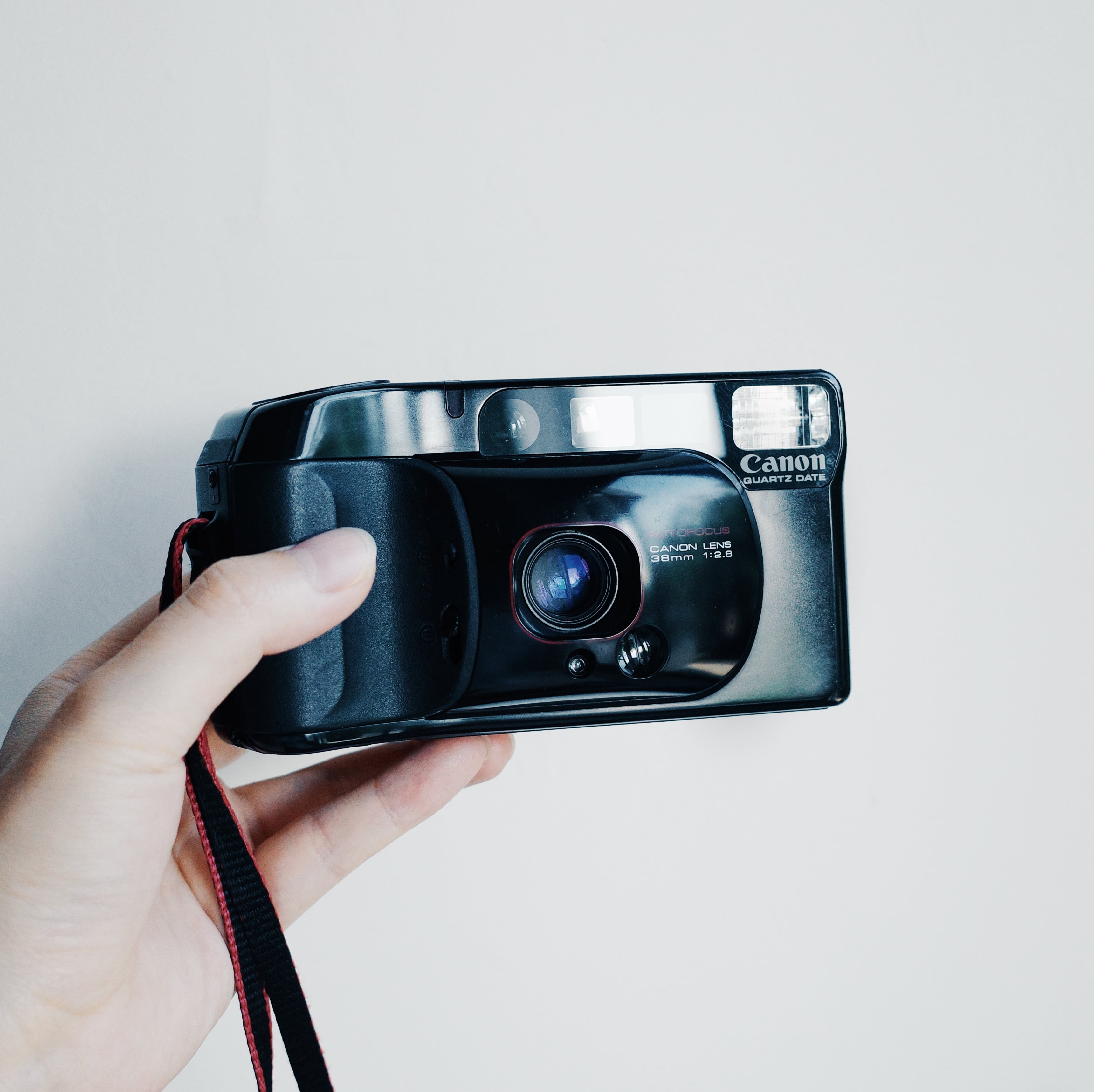 完動品❁美品】Canon Autoboy 3 ストラップ付き - フィルムカメラ