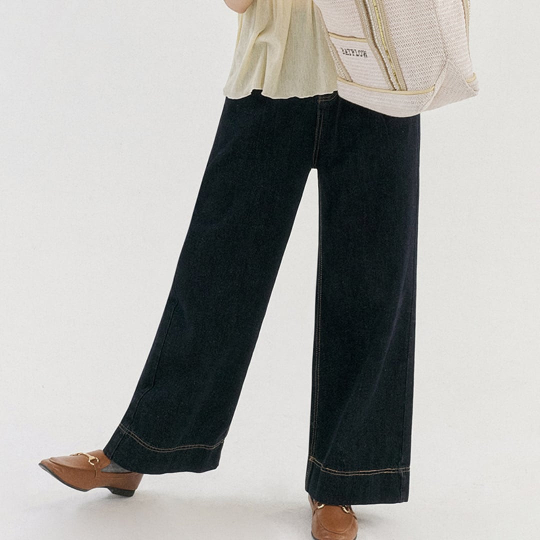 embroidered lace hem flared sleeveless top