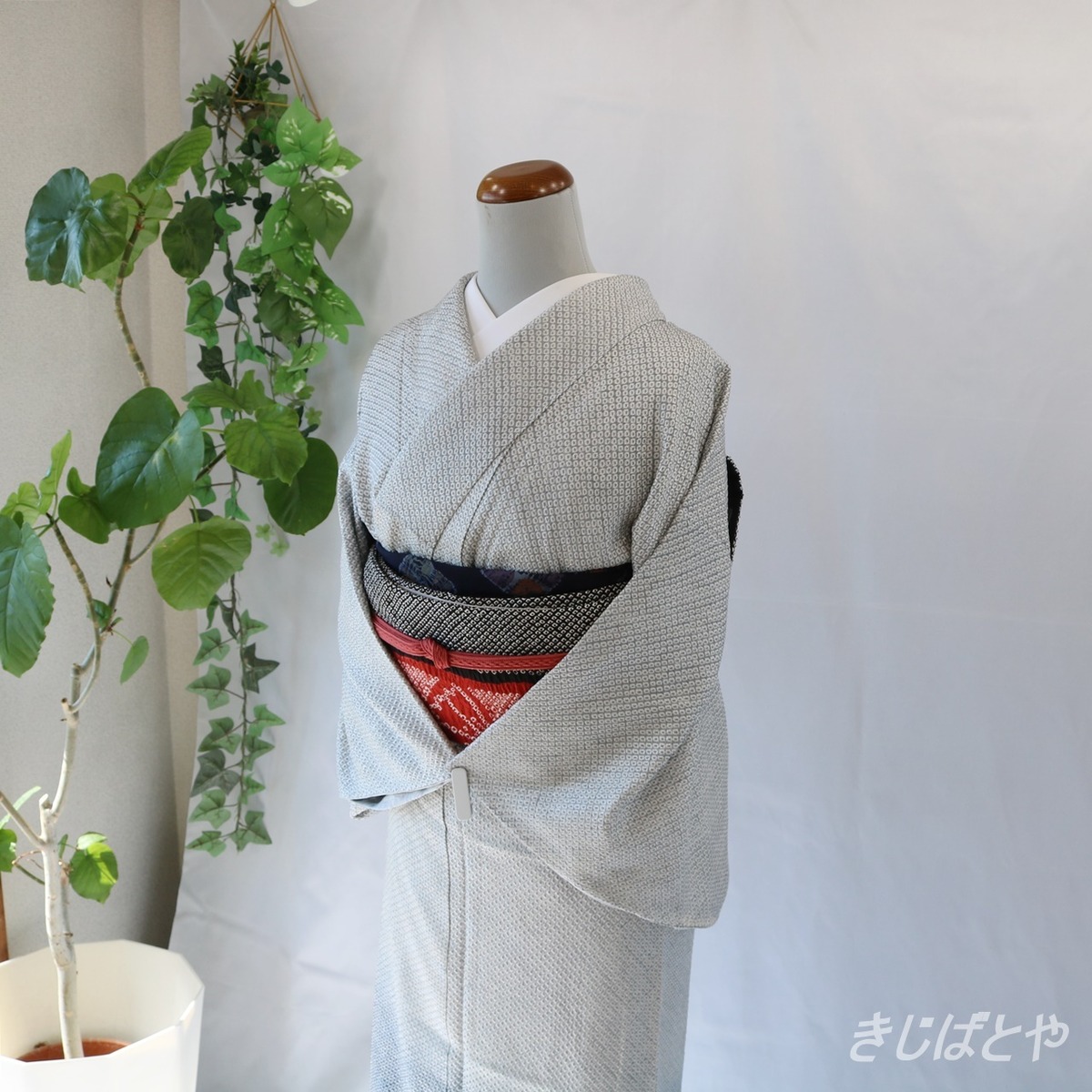 値下げしました 正絹 絞り訪問着 （正絹 ぼかしの付け下げ総絞り 紋  