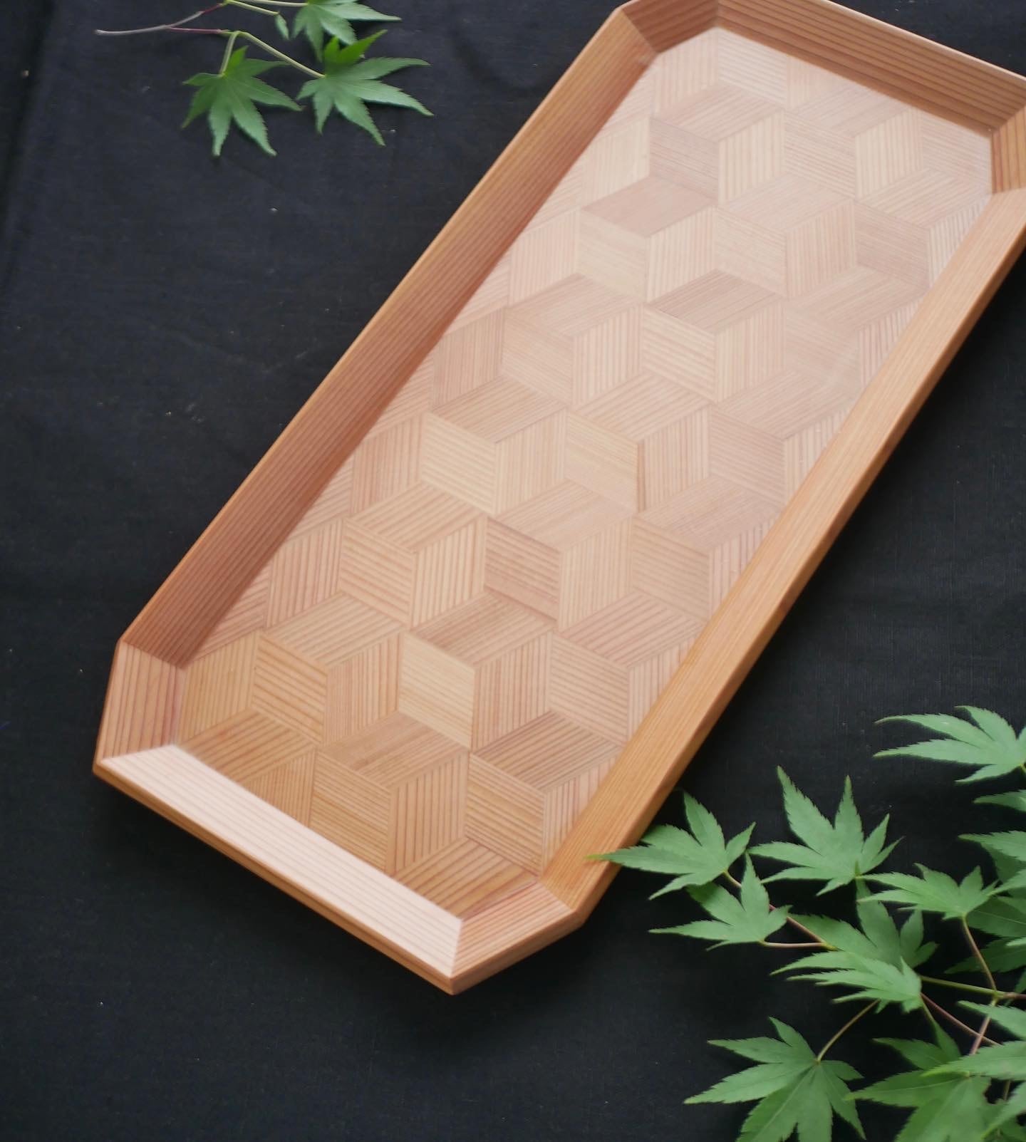 寄木細工 盆 亀甲長角（斜め隅切りデザイン） | Yosegi Marquetry Tray
