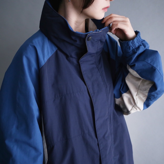 "Columbia" good coloring switching design over size mountain parka