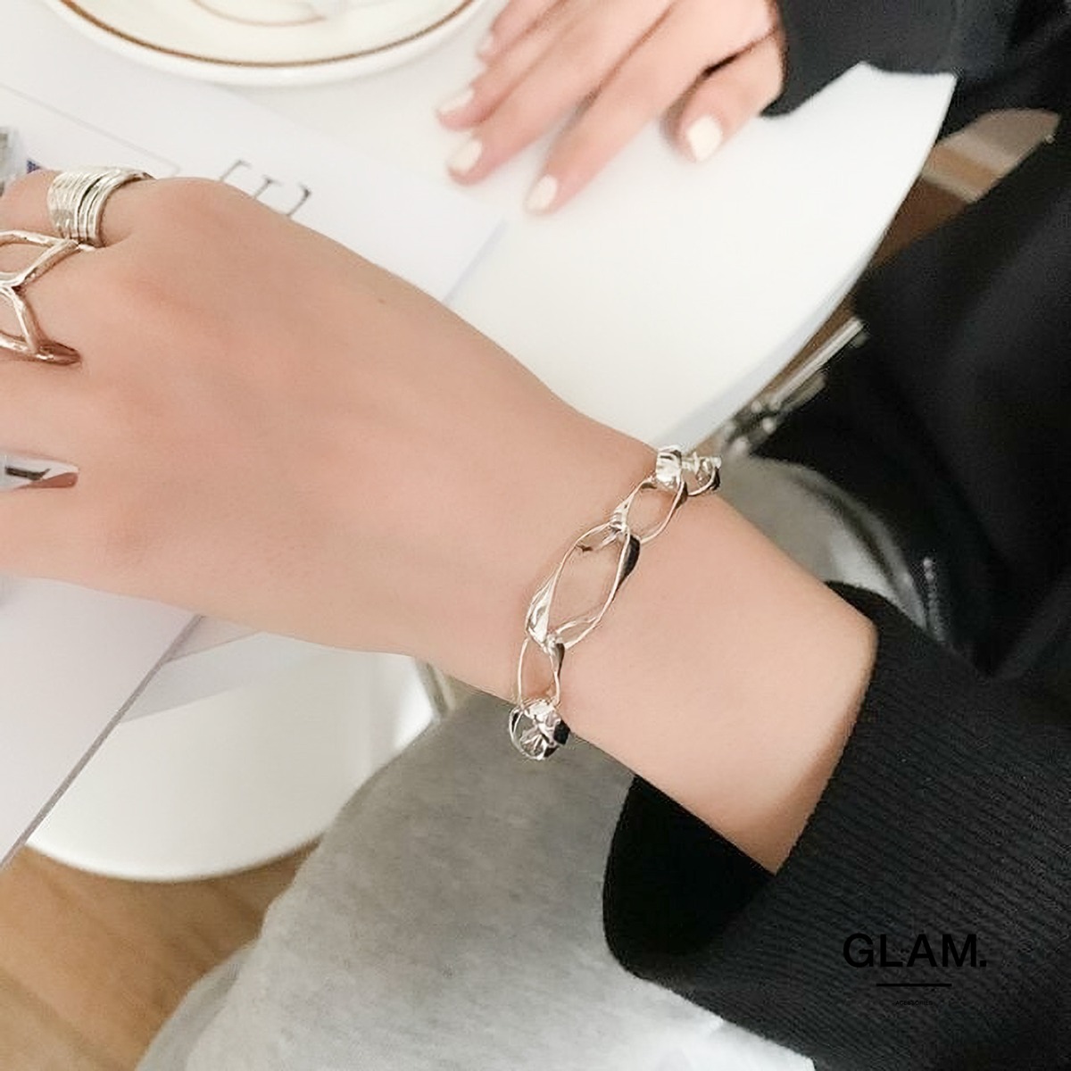華やぎを添えるオーバルチェーン☆【CHANEL】ブレスレット 45eb9c7f69c772aaf35c9351eb745e