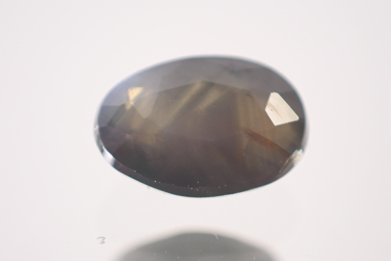 アレキサンドライト(簡易ソーティング付)　0.664ct　[D9-138]