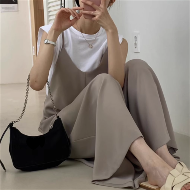 【送料無料】 パンツ ボトム 2色 ガウチョ オールインワン オーバーオール ロング マキシ ポケット 薄手生地 かわいい 大人可愛い 大人女子 綺麗 シンプル カジュアル 大人 上品 おしゃれ お洒落 こなれ感 ラフ コンサバ 着痩せ レディライク ヘルシー 無地 夏 20代 30代 40代 レディース 女性 授業参観 デート お出かけ 女子会 お呼ばれ 休日 お茶会 アウトドア 着回し 普段使い ファッション スタイル 体型カバー プチプラ 定番 デイリーユース オーバーシルエット