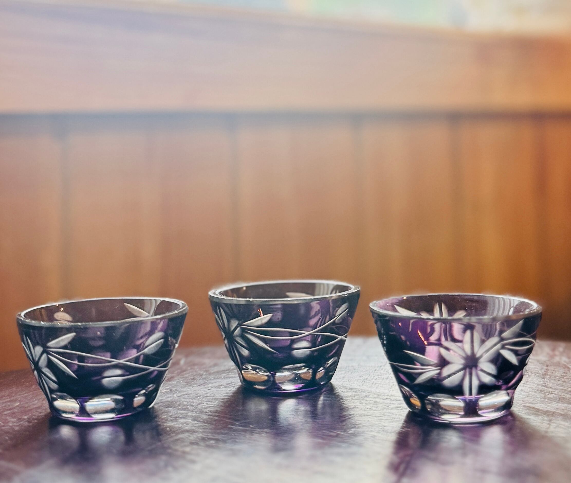 アンティークぐい呑 昭和初期 紫被切子ガラス 冷酒 お猪口 3客セット