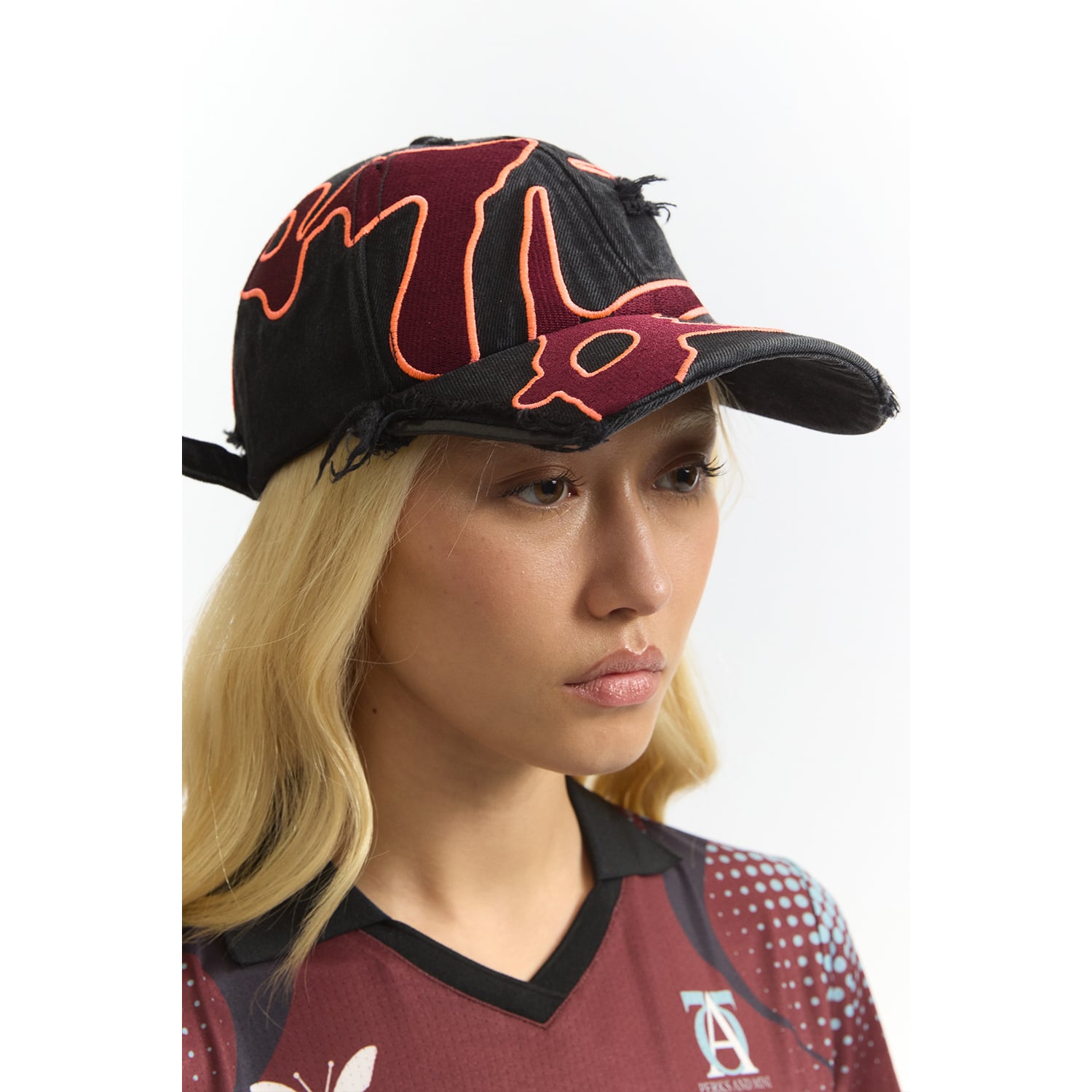 UNEEK BASEMNT - Discover independent style.
