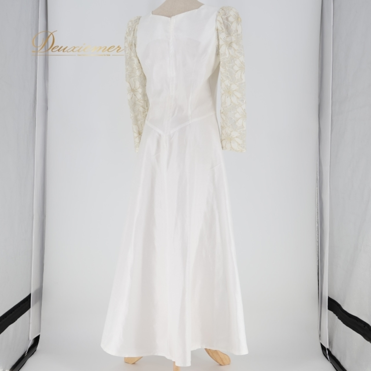 フラダンス 衣装 ワンピース ドレス アロハスタンダード ホワイト系 ALOHA STANDARDS 日本製 長袖 レース キラキラ ワンカラー 上品 高級感 かわいい 綺麗 大人 光沢感 ハワイアン アロハ フラ ダンス レッスン 練習 フォーマル