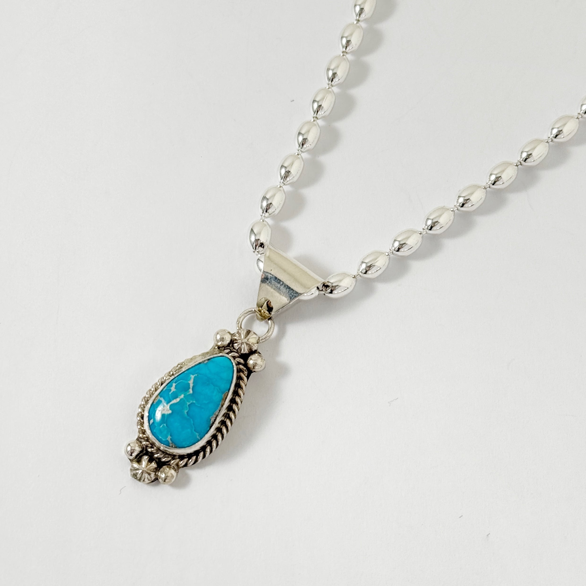 Indian Jewelry 》ROBERT MARTINEZ キングマン ターコイズ ペンダント