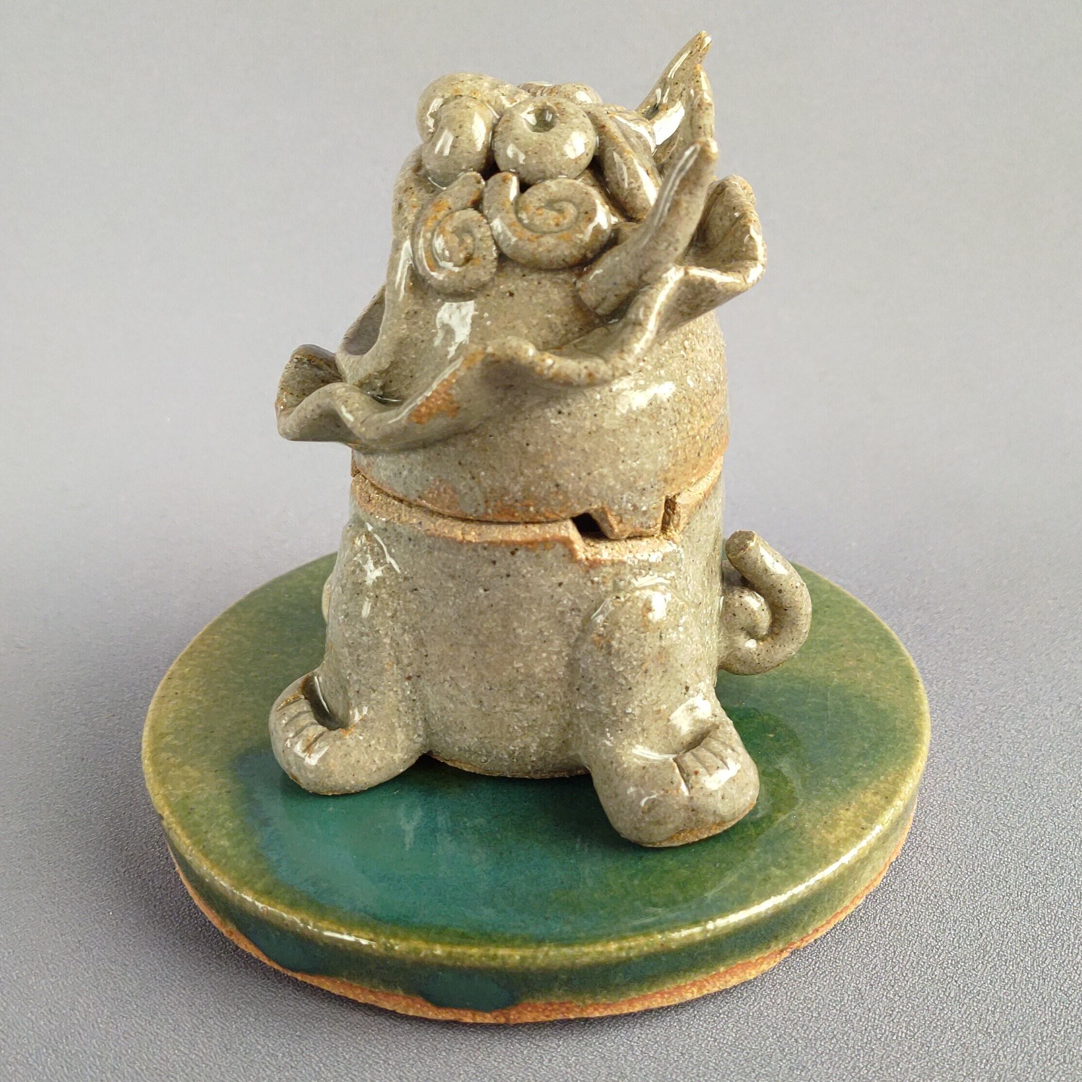 はやみ　備前焼　春湖苑　獅子香炉　縁起物　シーサー はやみ 備前焼 春湖苑 獅子香炉 縁起物 シーサー はやみ 備前焼 春湖苑