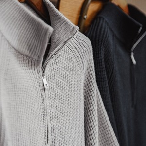 Half-Zip Solid Color Knitted Sweater / ハーフジップ ソリッド カラー ニット セーター