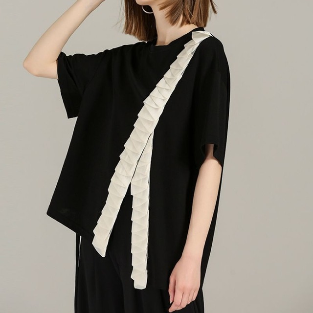 Asymmetric frill design tops 2 colors　V1507