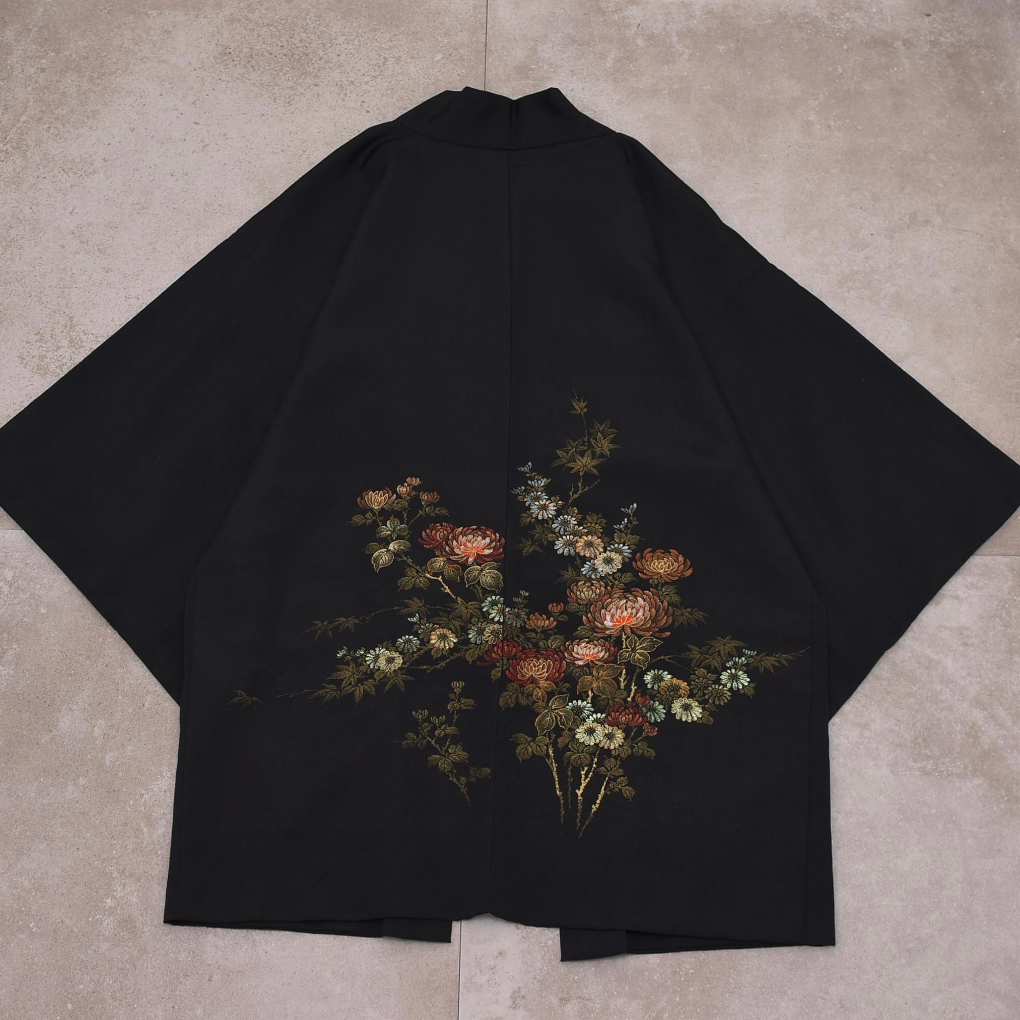 vintage Japanese mode羽織　着物　和柄　華　黒