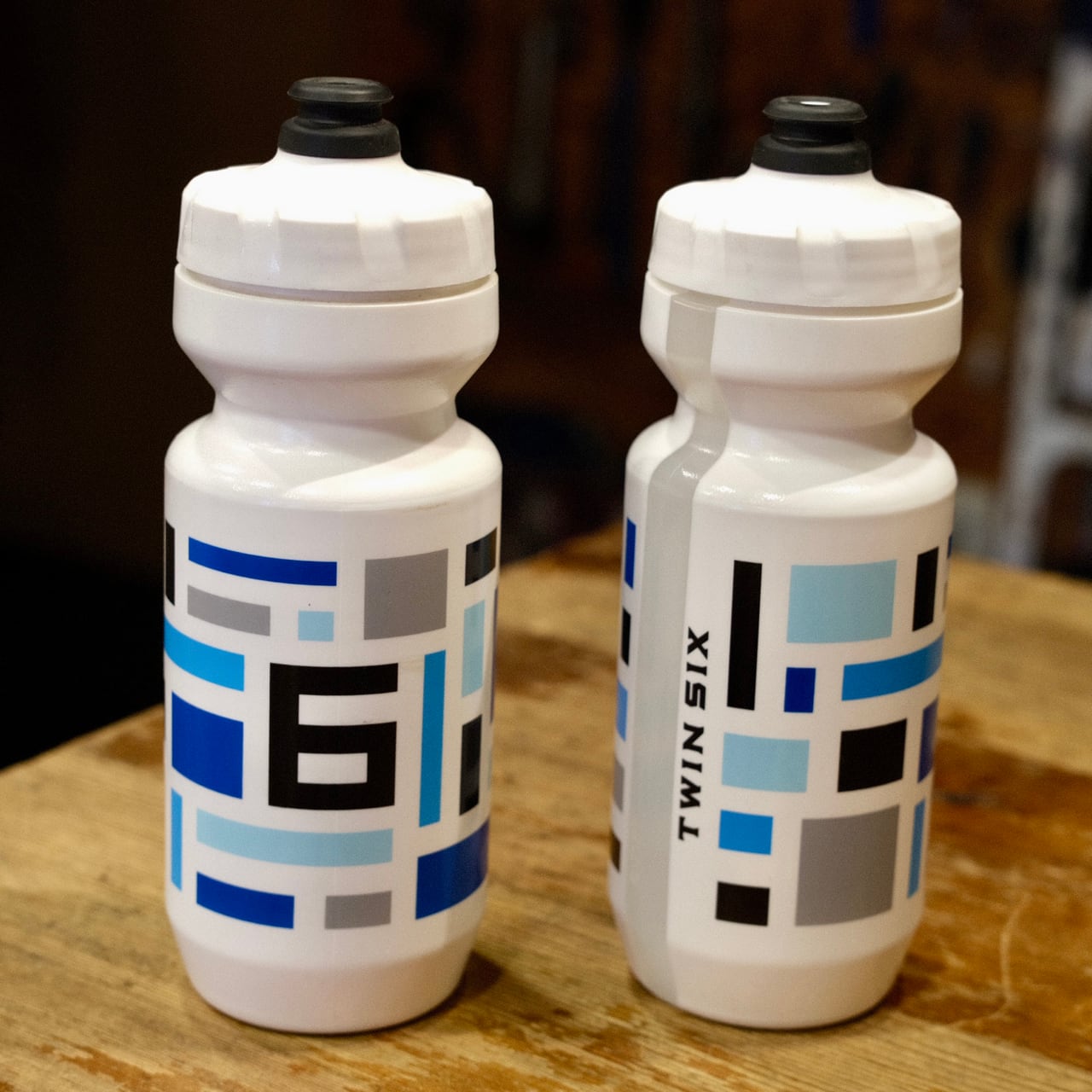 TWIN SIX ☆ WATER BOTTLE | whoo bicycles