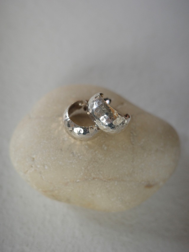 <vintage silver925>wide hammered hoop pierce