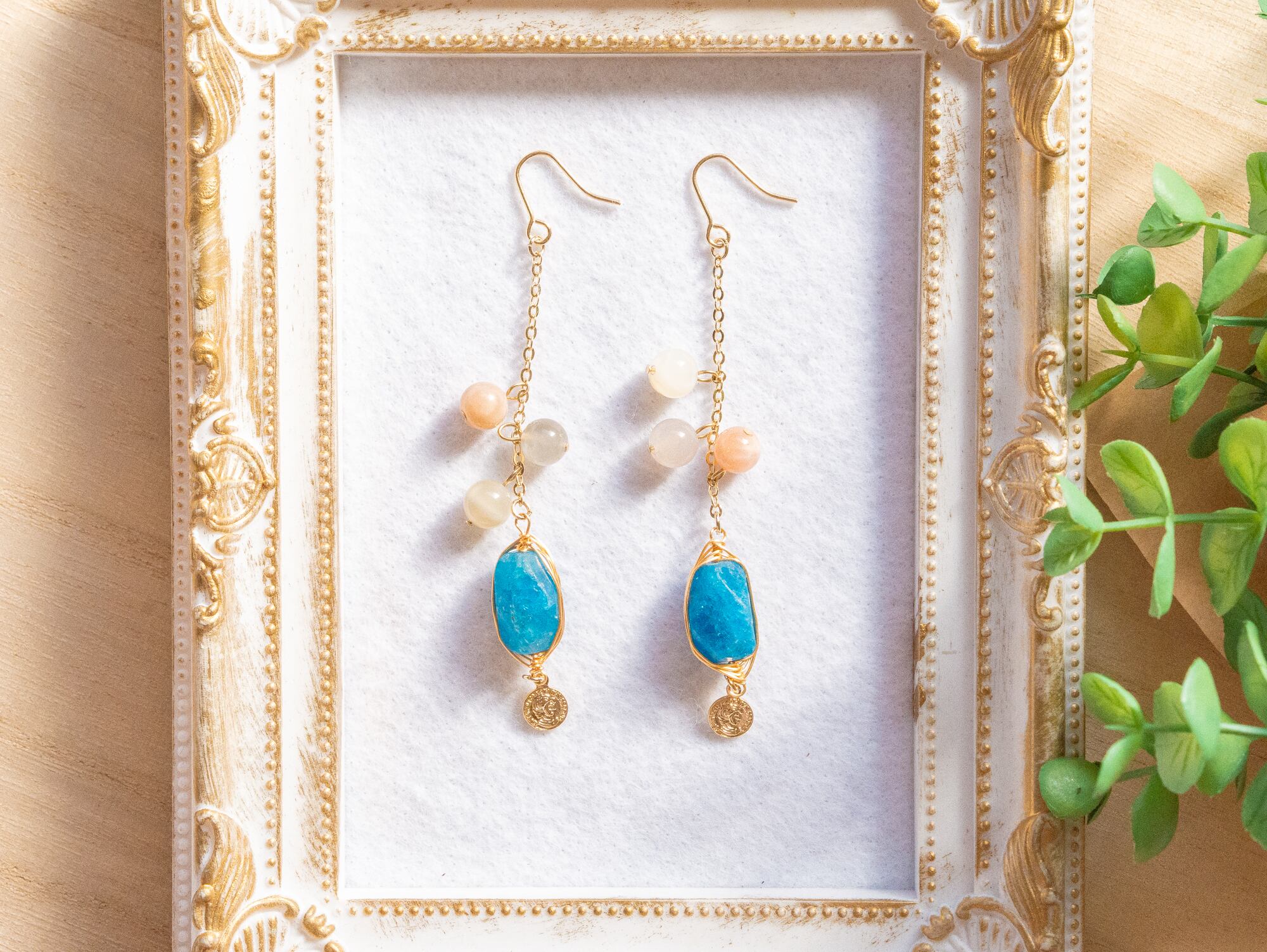 天然石ピアス Ｎｏ．123サンストーンとカイヤナイトのショートピアス 天然石ピアス No．123サンストーンとカイヤナイトのショート