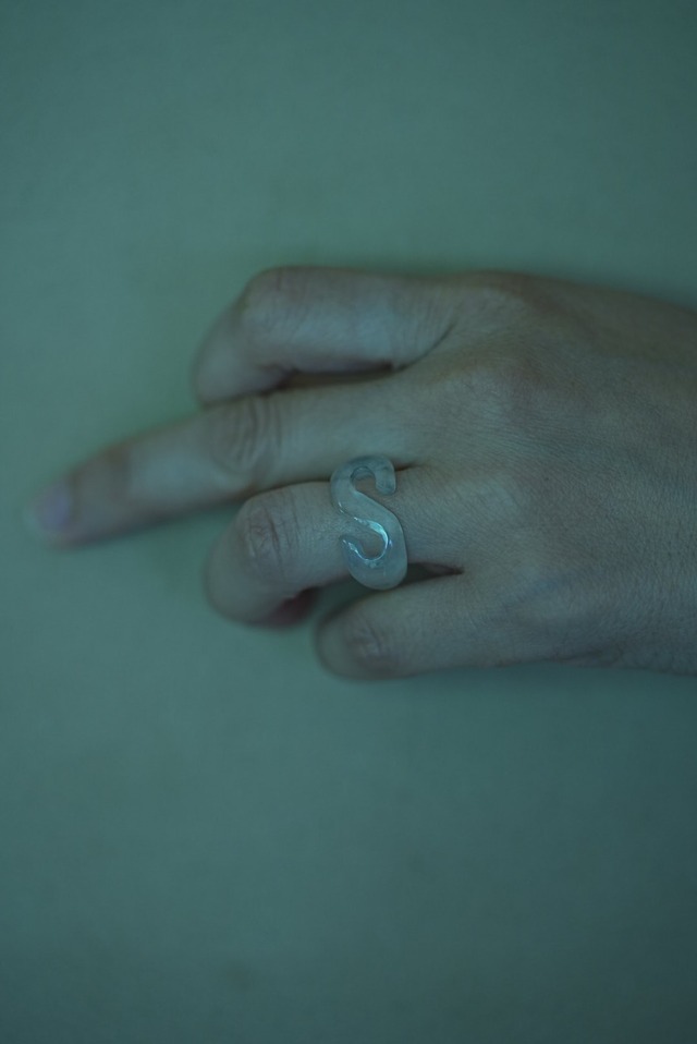 TOO - Alphabet S RING - crystal