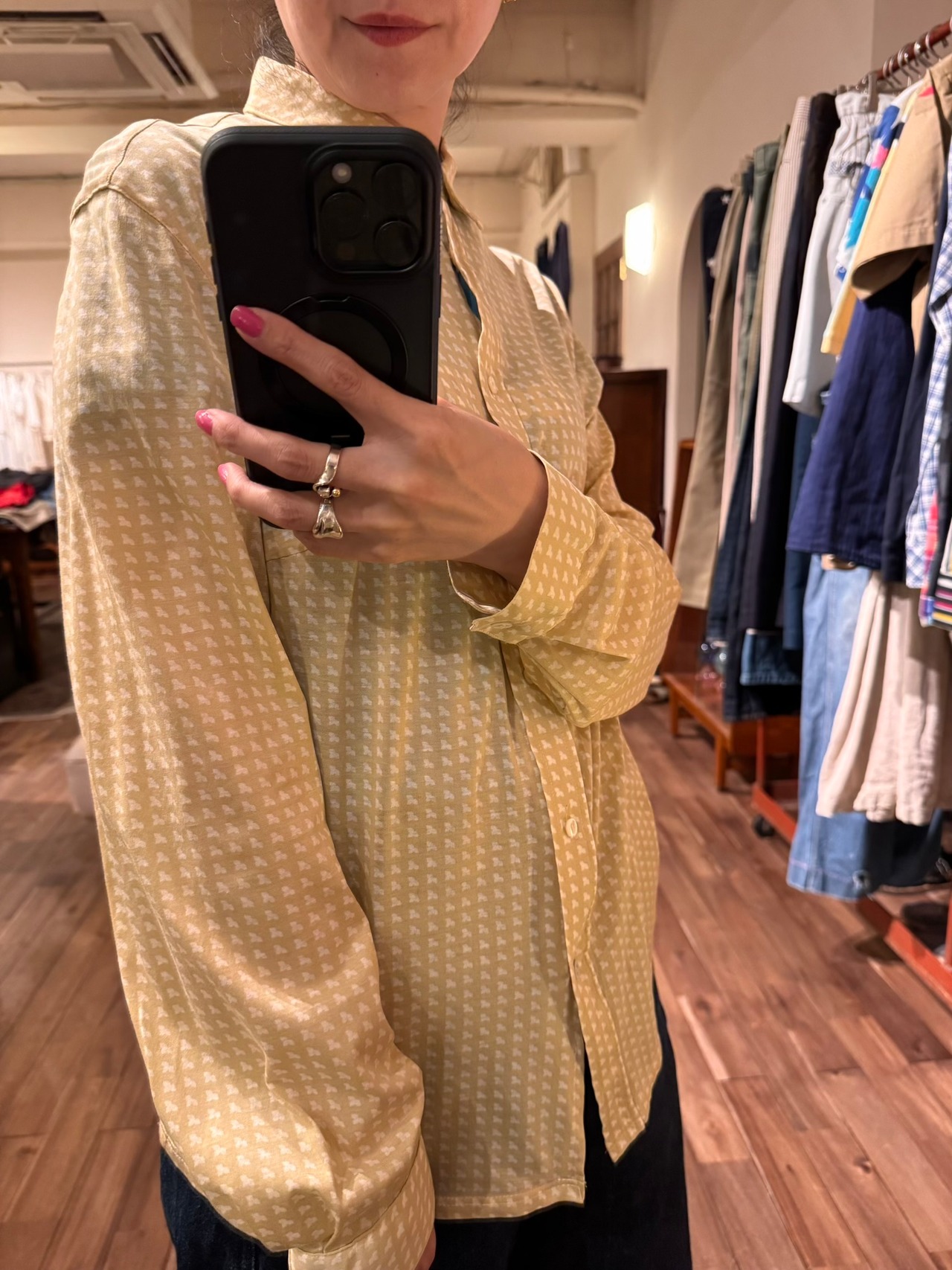 bruestle ベージュレトロプリントシャツ