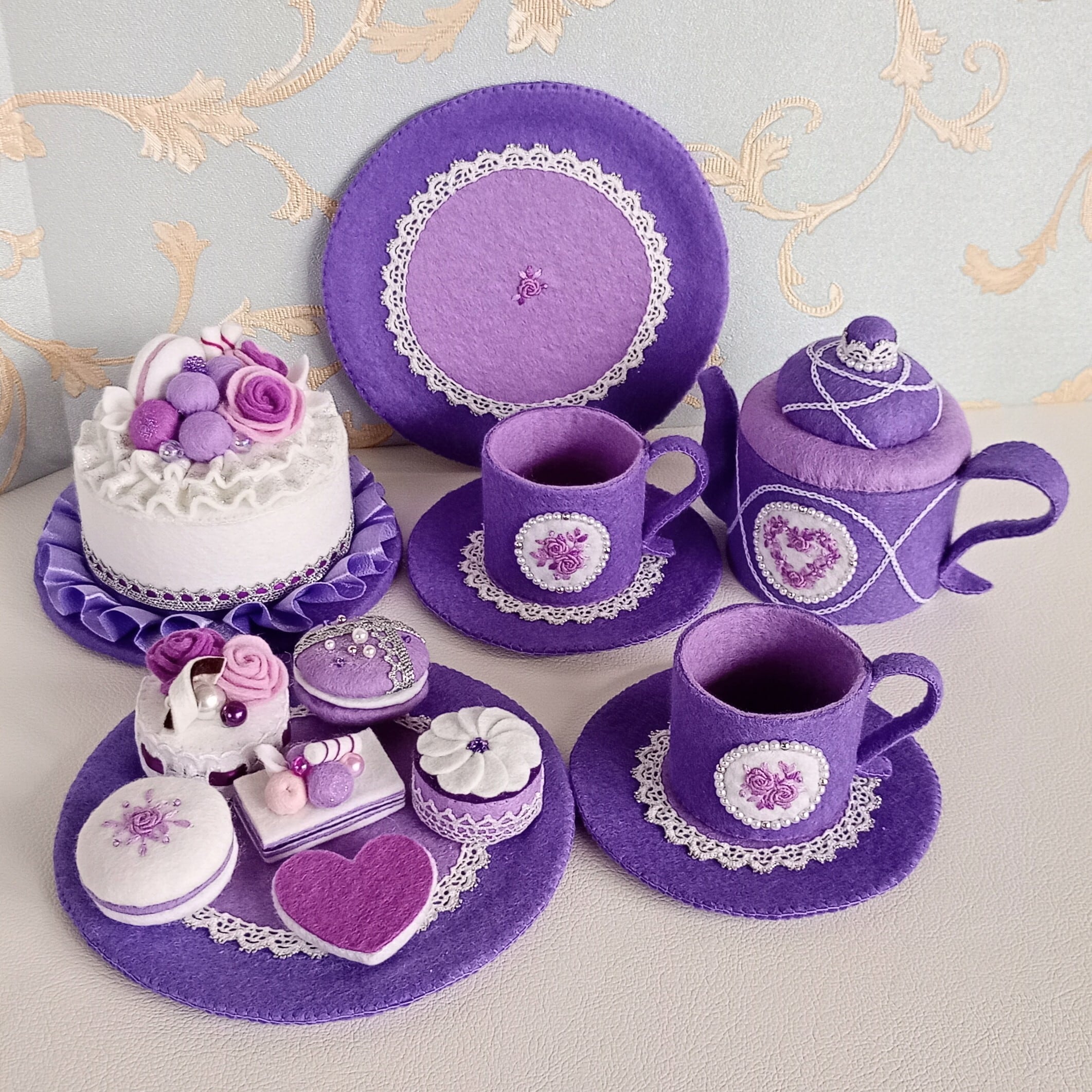 （売約済み）フェルト　ままごと　花　ミックス　紫リボン カナの青い箱【フェルト＆刺繍のおままごと】