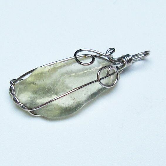 リビアングラス ペンダント 一点物 メール便可 112-13711