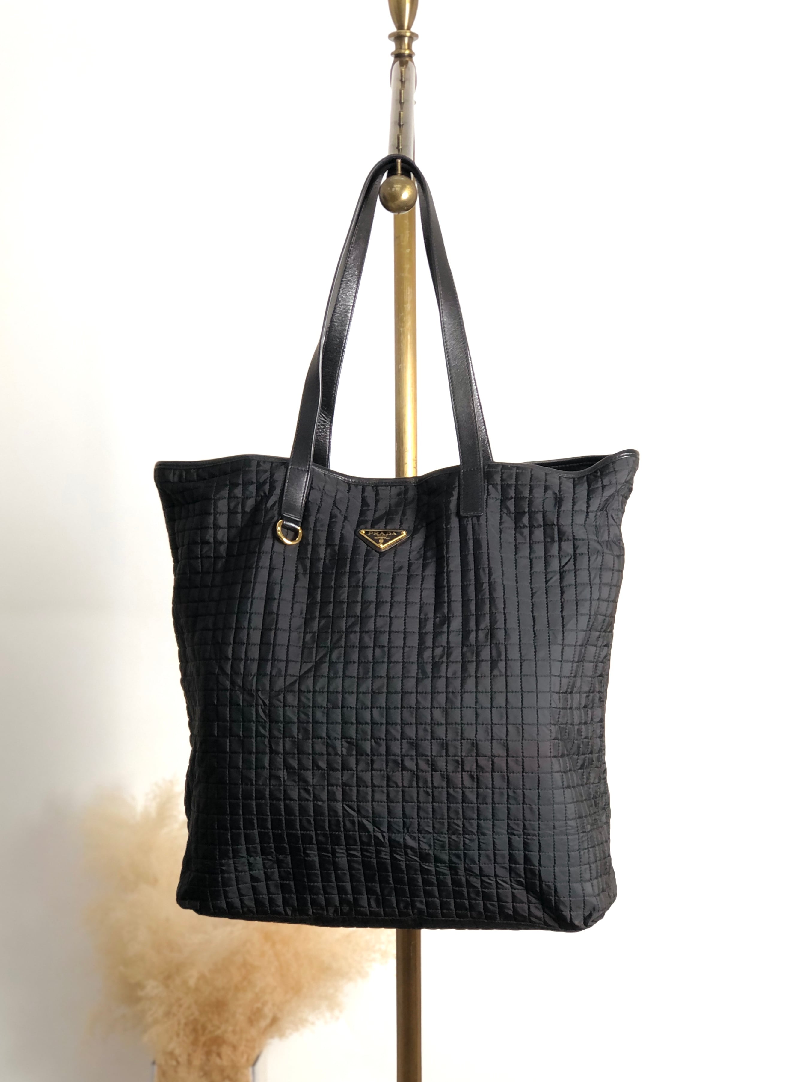 PRADA プラダ ハンドバッグ ブラック トライアングルロゴ キルティング
