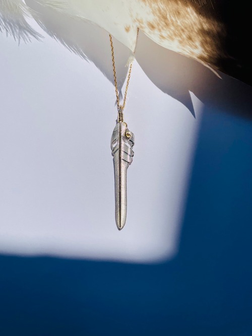 Kazekiri Feather center 18k Gold