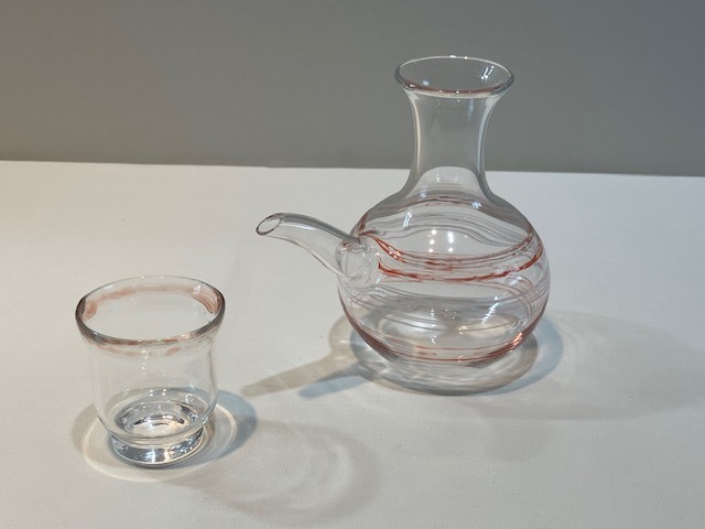 ③-5　オリジナル酒器 （片口）ぐい呑みセット（白×赤）　耐熱ガラス製　KOZO＝K3　