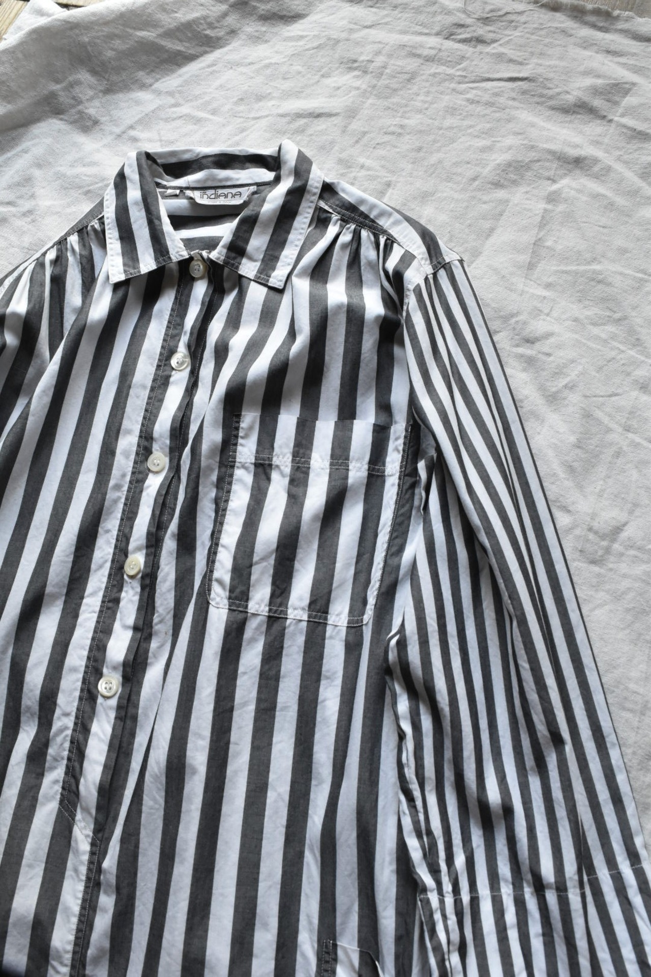 Monotone border shirt one-piece