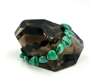 (01112)（1点のみ）（内径選べる）マラカイト　孔雀石　Malachite　【ハートカット】  ブレスレット　魔除け　厄除け　天然石　パワーストーン
