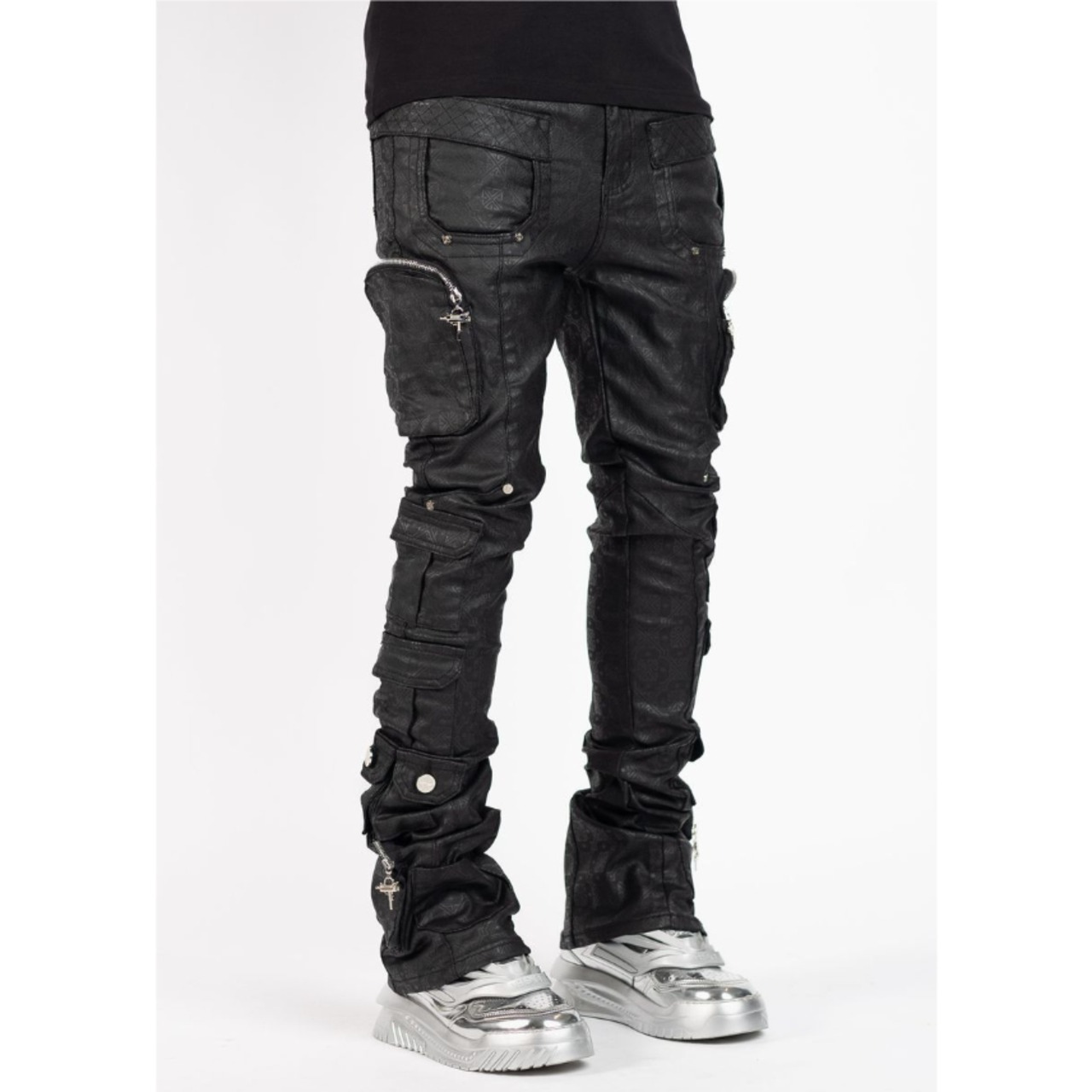 GUAPI / all black monogram embllished denim