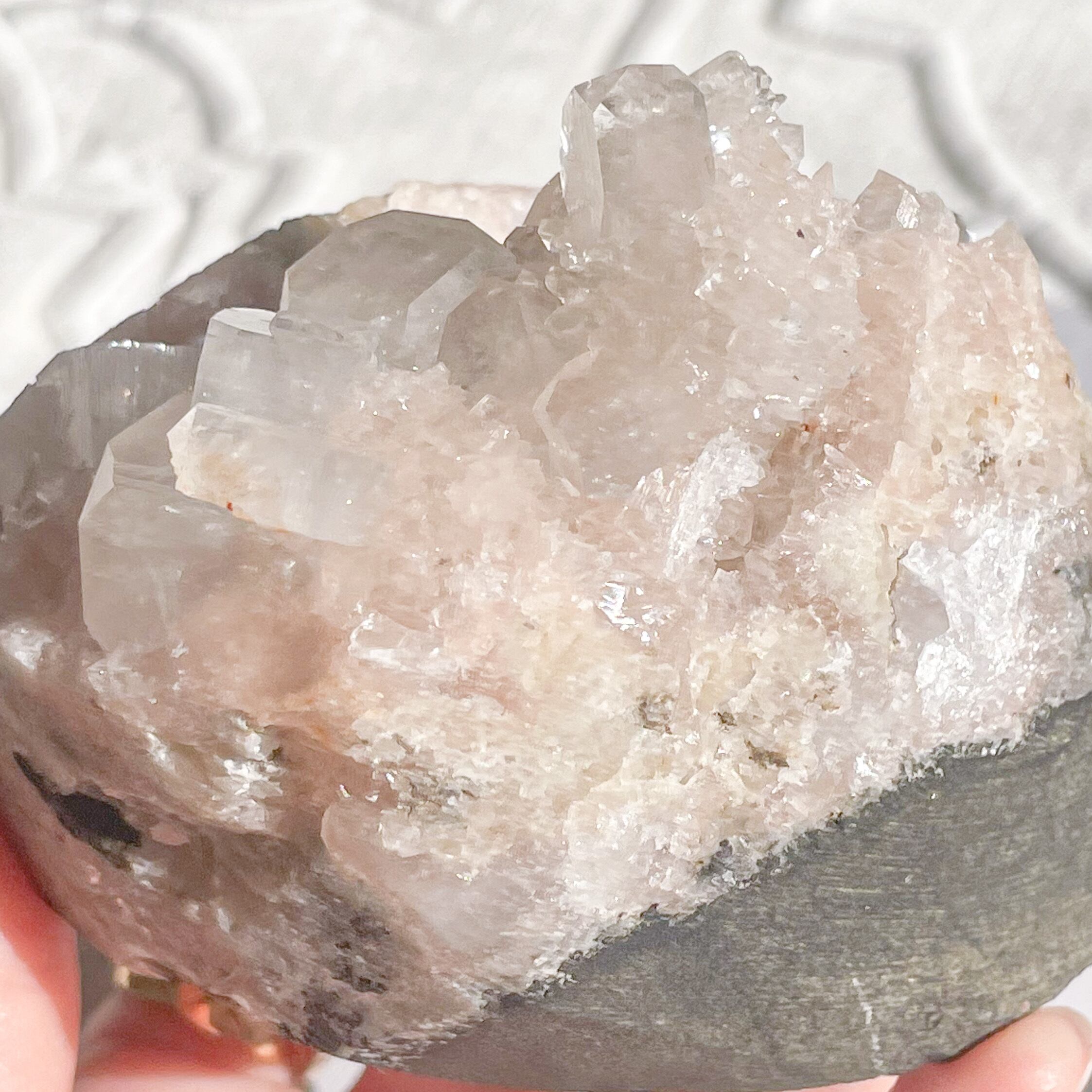 Pink Apophyllite ✧ ピンクアポフィライト 3 | FLUXY - 天然石と鉱物