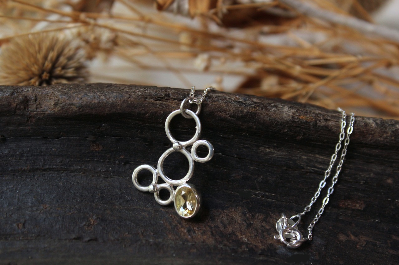 イエローベリルの泡ネックレス