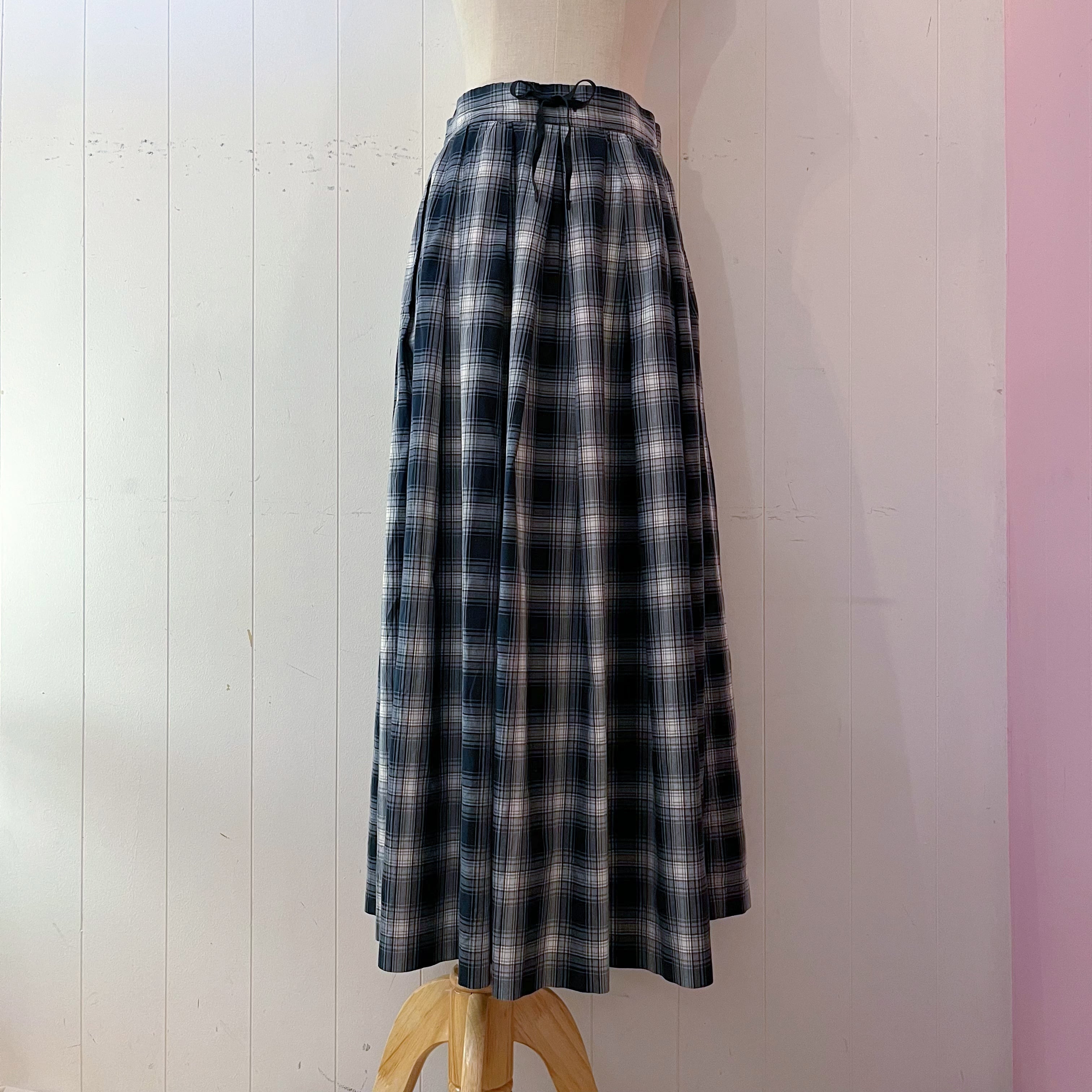 black check gather skirt
