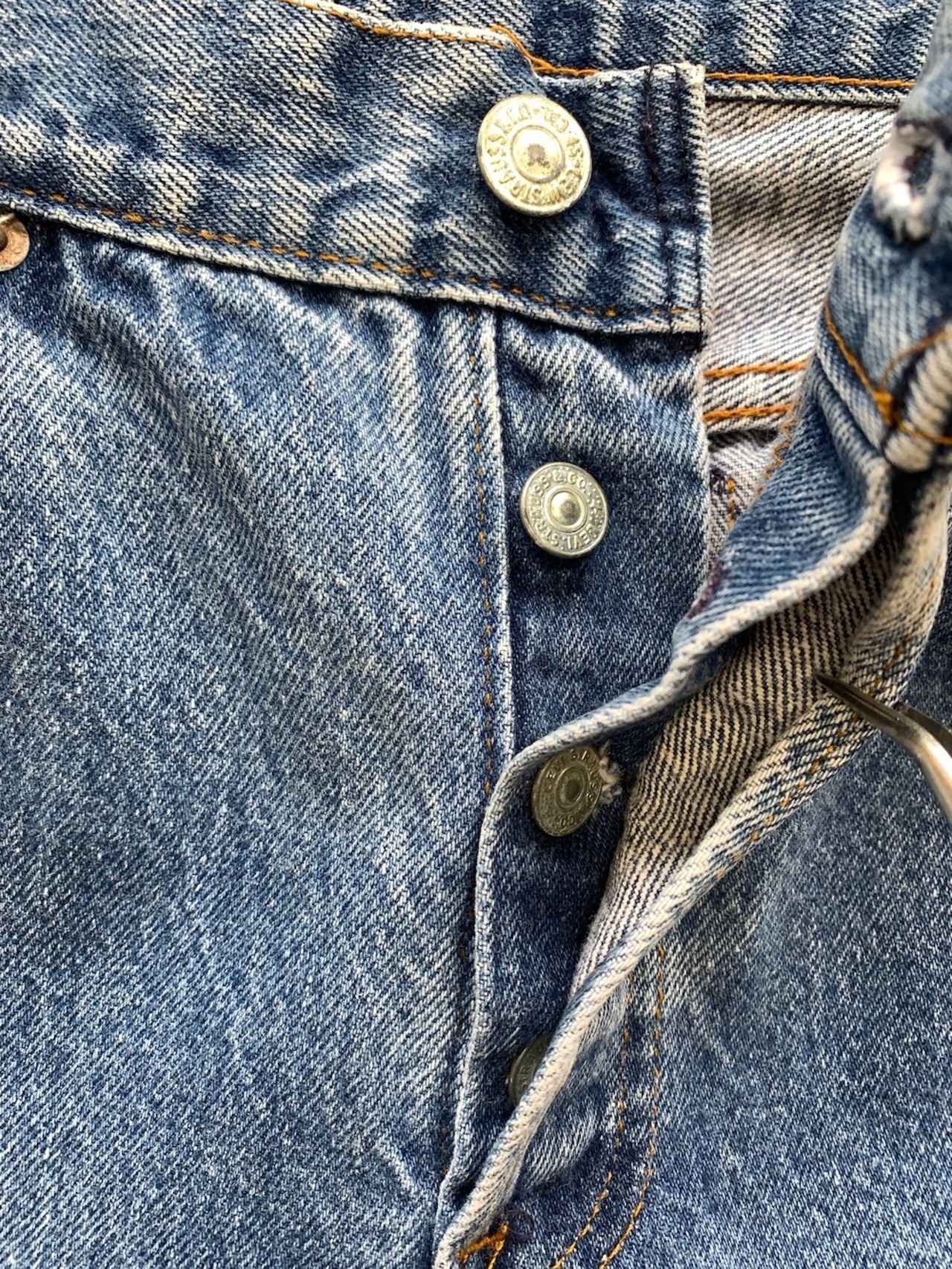 101 リーバイス Levis 701レギュラー  黒カン 古着  1982年米国製  刻印553   W 70cm（ぐるり）L 73cm（股下）  メンズ#copri