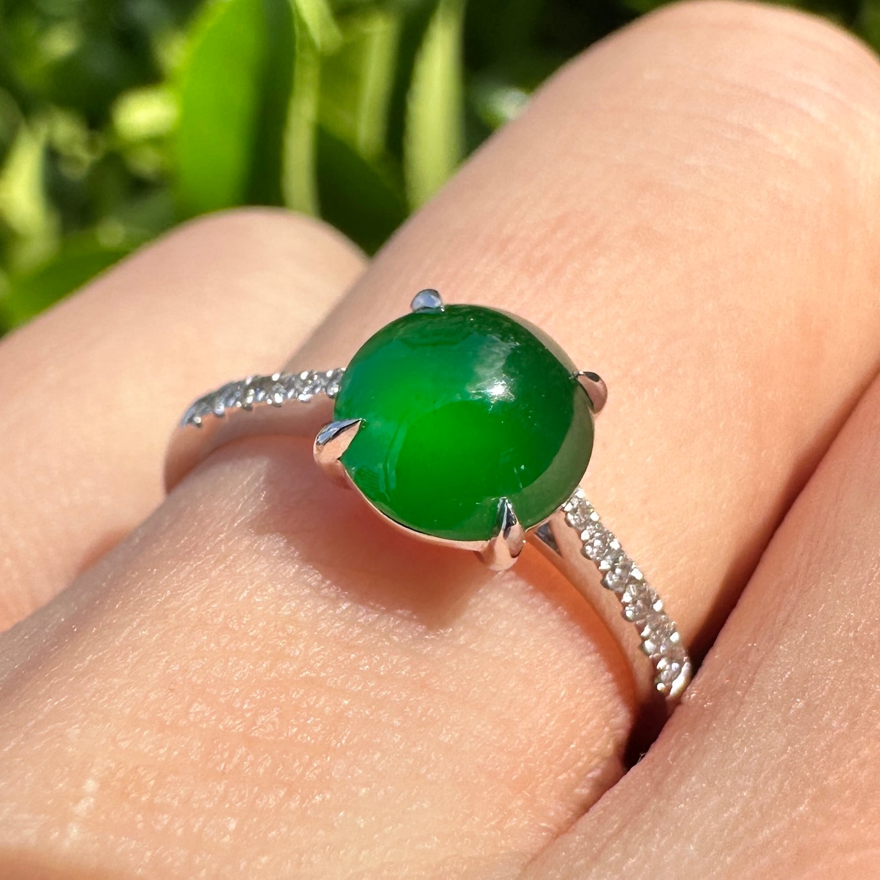 翡翠 色ラウンドカット 指輪 Jade & Diamond WG Ring RC0003 | Victorian Box
