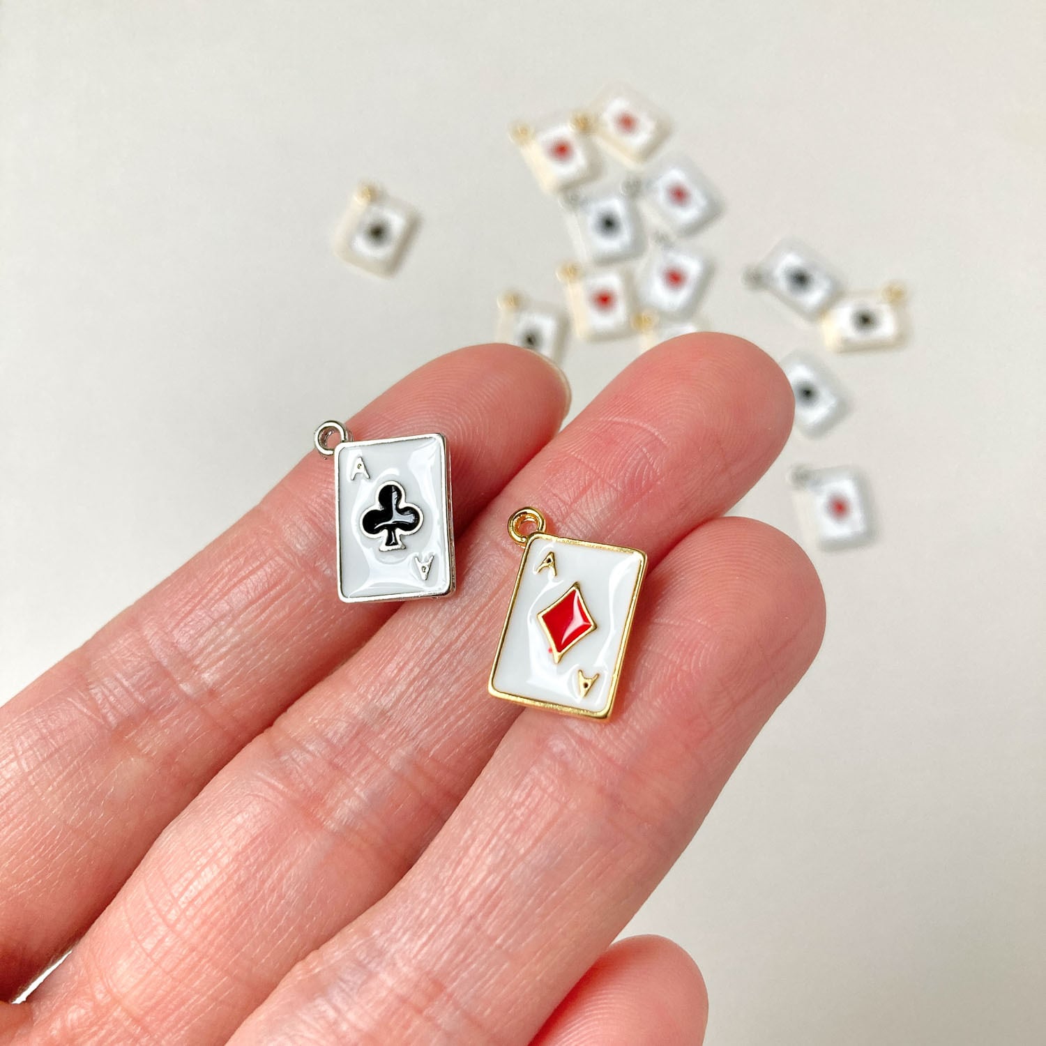 新色追加〉トランプモチーフチャーム | Dua-アクセサリーパーツショップ