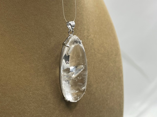 シルバーペンダントトップ（貫入水晶）