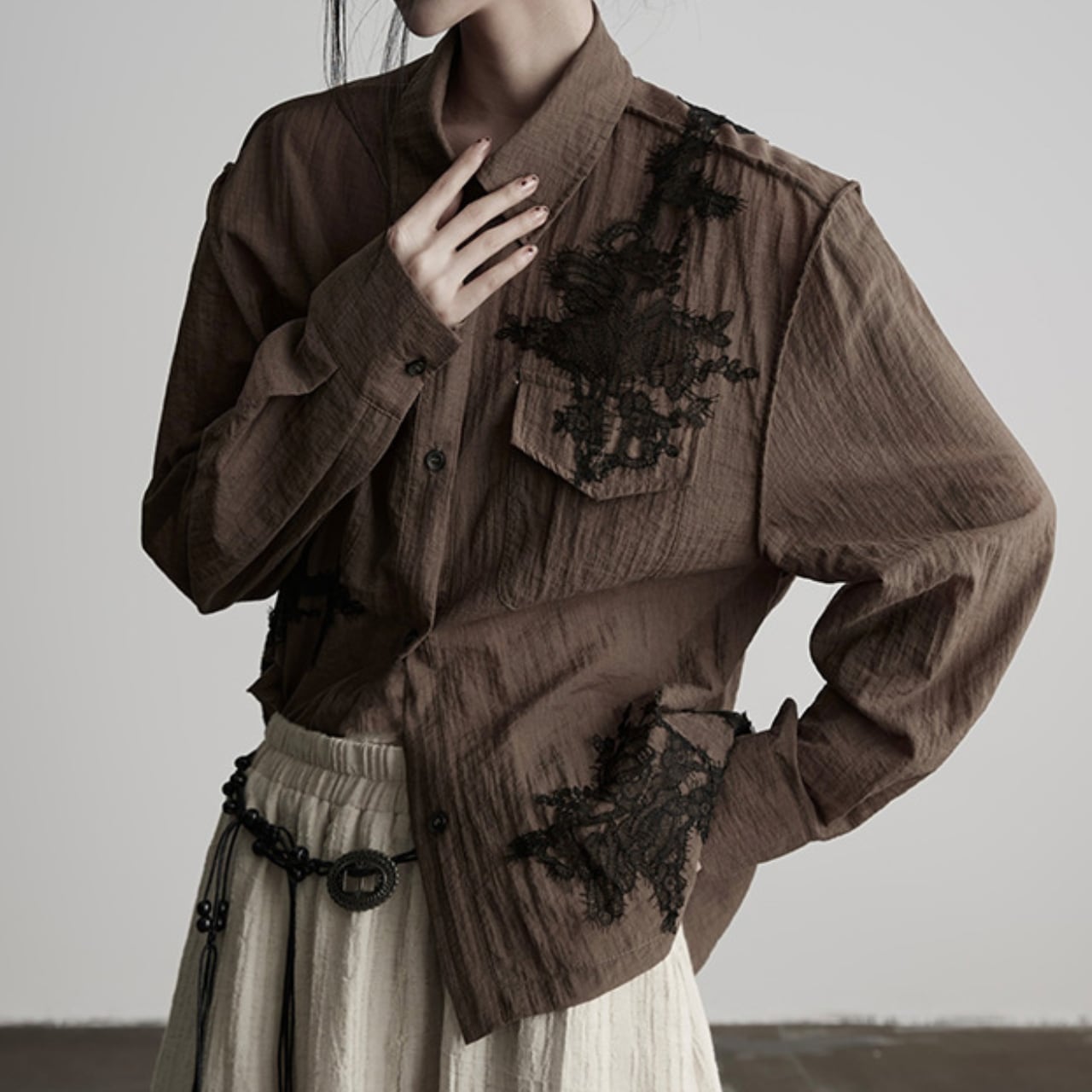 Asymmetrical embroidered design shirt S578