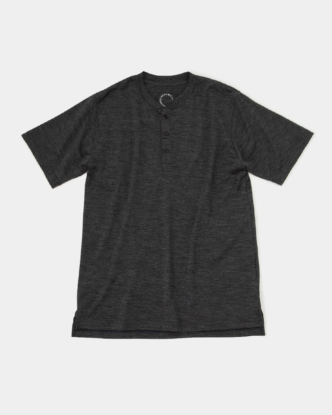 山と道 / 100% Light Merino Henley - Unisex #Charcoal Mari