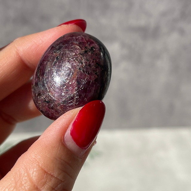 インド産【ルビー（Ruby 紅玉）】パームストーン｜握り石｜鉱物 天然石 パワーストーン